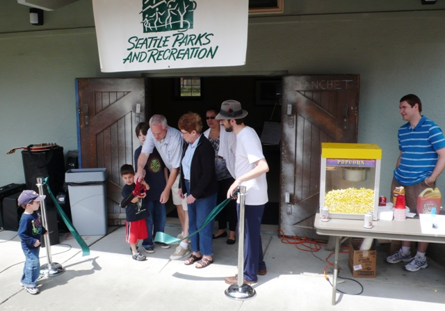 2011-07-16Shelterhouse ribbon cutting